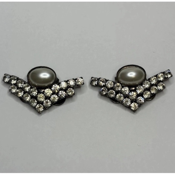 MUSI Accessories - Vintage Signed MUSI Rhinestone Pearl Dress/Shoe Clips #5692
